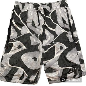NIKE AIR ANTHRACITE BASKETBALL SHORTS SIZE L